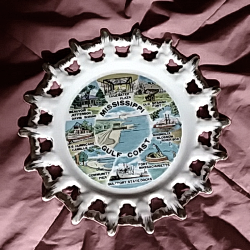 Vintage Mississippi Souvenir Plate